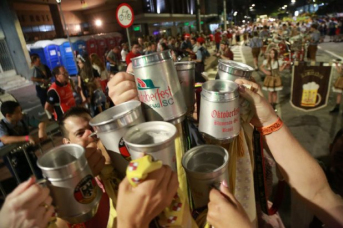 Notícia - Eventos com recursos públicos deverão comercializar cerveja artesanal catarinense