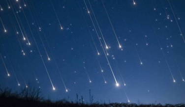 Notícia - Maior chuva de meteoros do ano acontece neste final de semana 