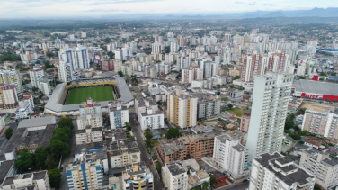 Notícia - Sul de SC: 2022 deve fechar com leve alta no volume de vendas de imóveis residenciais