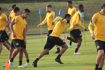 Notícia - Equipe do Criciúma realiza último treino antes da partida contra o Nação