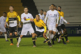 Notícia - Criciúma 2 x 1 Guarani de Palhoça: Acompanhe pelo 4oito e na Som Maior