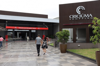 Notícia - Criciúma Shopping volta a atender em horário normal