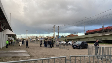 Notícia - Torcedores do Tigre se reúnem na Arena do Grêmio (FOTOS E VÍDEOS)