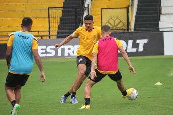 Notícia - Tencati não deve promover mudanças na equipe contra o Barra