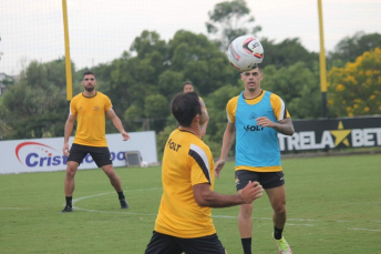 Notícia - Tencati não mexe na equipe para encarar o Figueirense