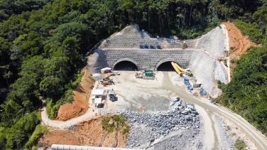 Notícia - Em SC, a maior obra rodoviária do Brasil em andamento