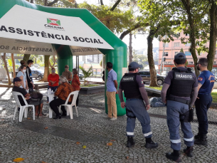 Notícia - Moradores de rua recebem orientações em Criciúma