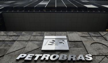 Notícia - Petrobras é informada sobre intermediários em possível venda de ações