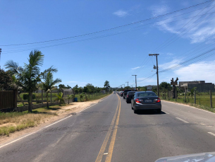 Notícia - Acesso Sul de Balneário Rincão com fila de carros na manhã desta sexta-feira