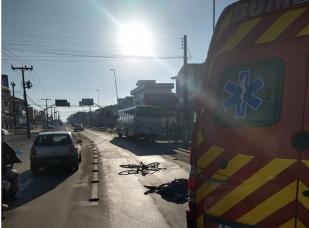 Notícia - Ciclista morre atropelada por ônibus na Avenida Universitária