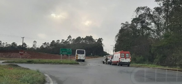 Notícia - Acidente entre ônibus e carro registrado no elevado da Via Rápida (FOTOS)