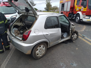 Notícia - Colisão frontal deixa feridos em Araranguá