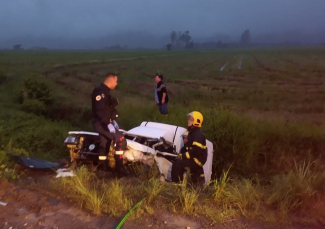 Notícia - Colisão entre dois carros deixa motoristas feridos em Turvo