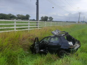 Notícia - Mulher fica ferida após saída de pista na SC-290