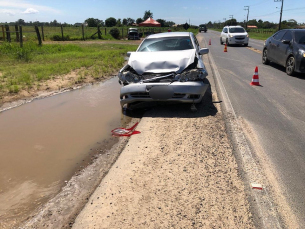 Notícia - Colisão traseira entre dois carros é registrada em Jaguaruna