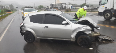 Notícia - Urussanga: motorista fica ferida após veículo sair da pista na SC-108