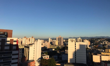 Notícia - Previsão de chuva para sexta-feira na região