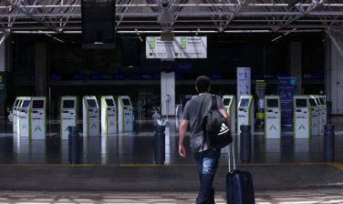 Notícia - Governo libera entrada de estrangeiros em todos os aeroportos do país