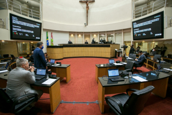 Notícia - Alesc debate vacina contra Covid e sustação de multas