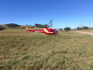 Notícia - Motociclista é encaminhado ao hospital após colisão frontal na SC-436