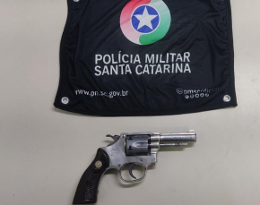 Notícia - Criciúma: adolescente é detido com arma de fogo no bairro Mineira Velha 