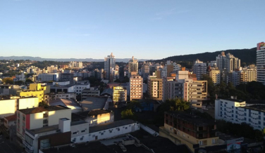 Notícia - Tempo com alta temperatura predomina no Sul catarinense nesta quarta-feira