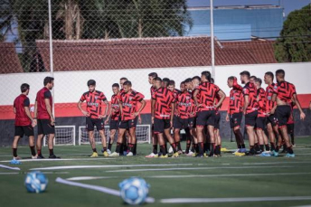 Notícia - De olho no adversário: equipe goiana vem para Criciúma buscando colar no G-4