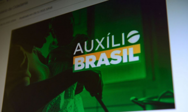 Notícia - Lei que cria o Auxílio Brasil é publicada no Diário Oficial da União