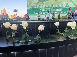 Notícia - Acidente da Chape: Clube presta homenagem às vítimas