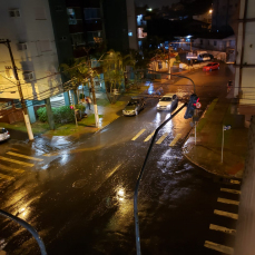 Notícia - Noite com registro de granizo em Criciúma (VÍDEO)