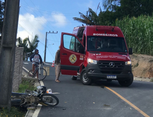 Notícia - Colisão entre carro e moto deixa homem ferido em Treze de Maio