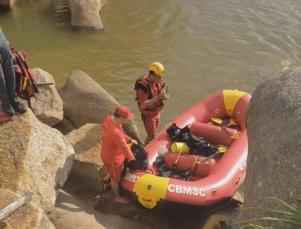 Notícia - Corpo de Bombeiros segue na busca pela criança desaparecida em Pedras Grandes