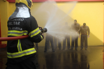 Notícia - Oficiais e praças do Corpo de Bombeiros são promovidos em Criciúma