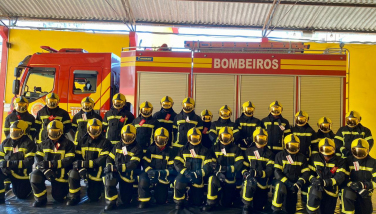 Notícia - Bombeiros com novos equipamentos para combater incêndios