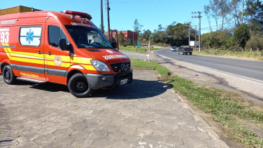 Notícia - Trabalhadora fica ferida após cair da escada em Criciúma