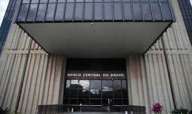 Notícia - Brasil tem novas regras para pagamento e transferência internacionais