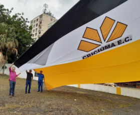 Notícia - Bandeirão do Majestoso é substituído