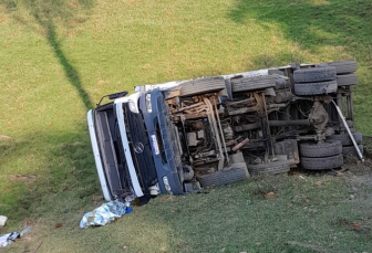 Notícia - Siderópolis: Motorista de caminhão morre em acidente de trânsito (FOTOS E VÍDEO)