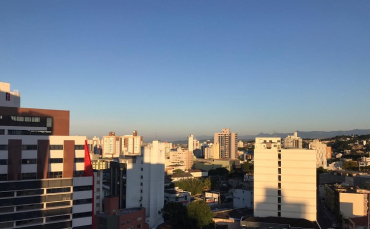 Notícia - Antes da chegada de nova frente fria, temperatura chega a 30° nesta segunda