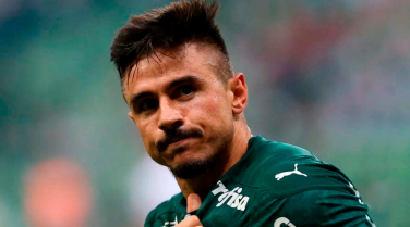 Notícia - Ex-jogador do Palmeiras vira réu em caso de golpe milionário de criptomoedas