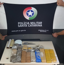 Notícia - Criciúma: PM apreende mais de nove quilos de maconha no bairro Mina do Toco