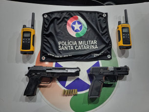 Notícia - PM apreende simulacro de pistola, rádios comunicadores e munições em Criciúma