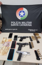 Notícia - Com armas e munições, cinco homens são presos em bar de Criciúma