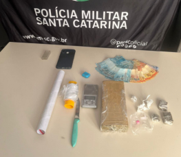 Notícia - Criciúma: com cocaína e maconha, homem é preso no bairro Mina do Mato