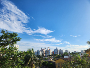 Notícia - Feriado de muito calor na região