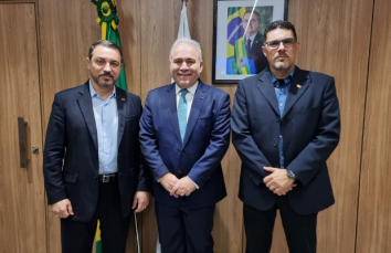 Notícia - Governador debate expansão de leitos de UTI neonatais e pediátricas no Ministério da Saúde