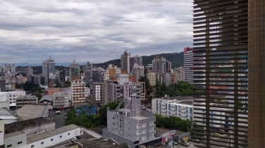 Notícia - Quarta-feira começa com sol entre nuvens e possibilidade de chuva durante o dia