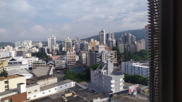 Notícia - Sexta-feira com tempo nublado e risco de chuva à tarde