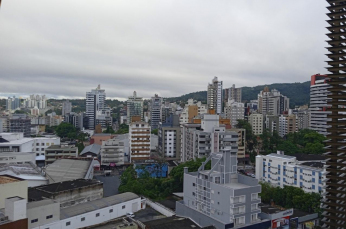 Notícia - Tempo nublado e com previsão de chuva para esta quinta-feira em Criciúma