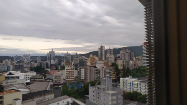 Notícia - Quarta-feira começa com chuva, mas tempo deve mudar durante o dia